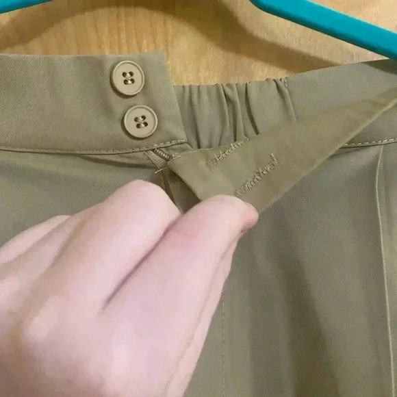 Source Unknown Women's Trousers in Tan and White - Picture 5 of 16